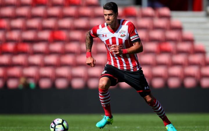 2. Jose Fonte (32 tuổi, Southampton) - Kinh nghiệm, sức mạnh là điểm cộng lớn nhất của trung vệ người Bồ Đào Nha, ngoài Arsenal còn có Manchester United muốn chiêu mộ anh. Ảnh: Internet.