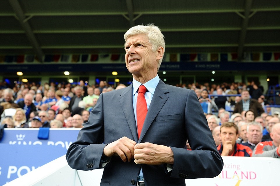 HLV Arsene Wenger buộc phải chi tiêu nhiều hơn trong những ngày còn lại của thị trường chuyển nhượng. Ảnh: Internet.