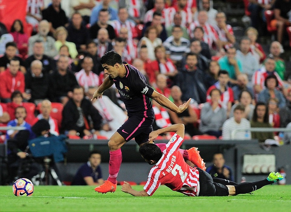 Luis Suarez bỏ lỡ nhiều cơ hội đáng tiếc. Ảnh: Internet.
