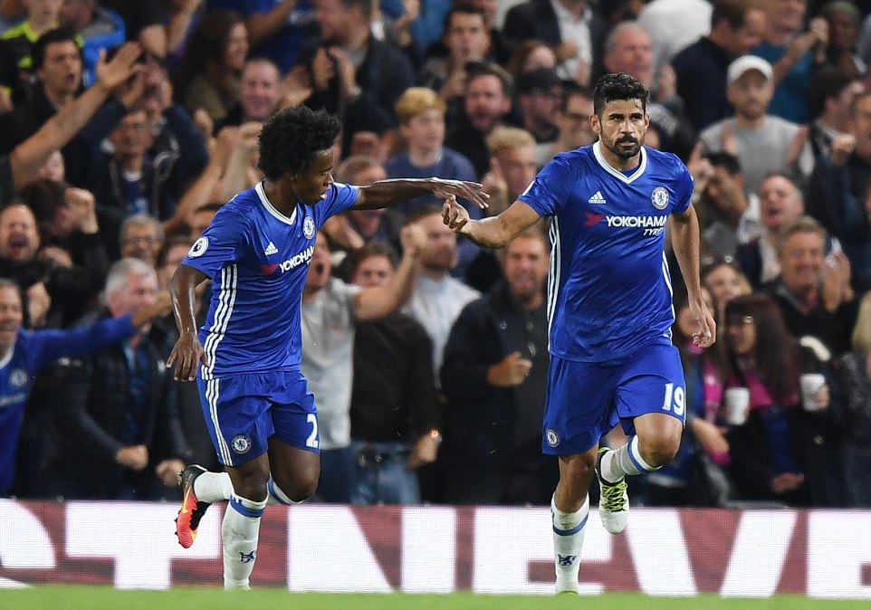 Sang hiệp hai, Chelsea bất ngờ có bàn thắng nhờ công của Costa. Ảnh: Internet.