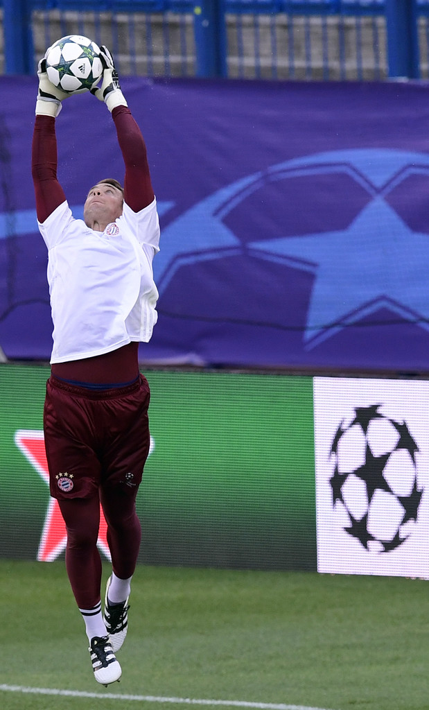 Thủ thành Manuel Neuer tích cực tập luyện. Ảnh: Internet.