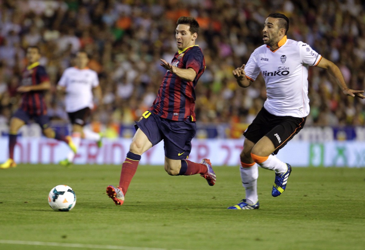 23. Hat-trick vào lưới Valencia (La Liga mùa 2013/14), Barca thắng 3-2. Ảnh: Internet.