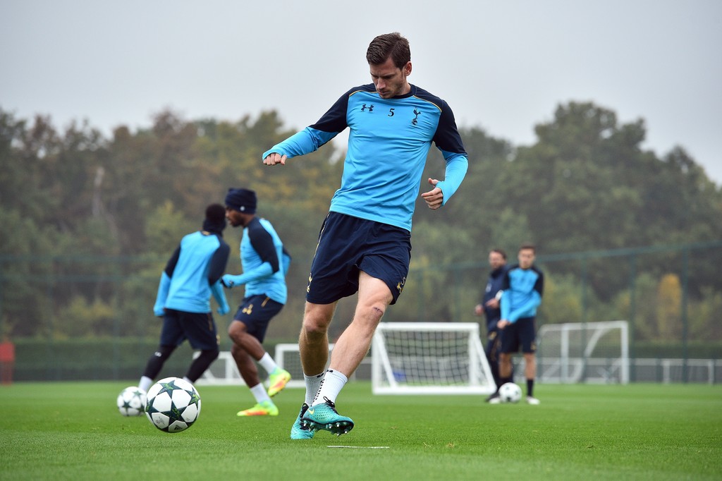 Họ cấn phải thắng trận đấu này để tiếp tục giữ vị trí an toàn trong bảng. Ảnh: Internet.