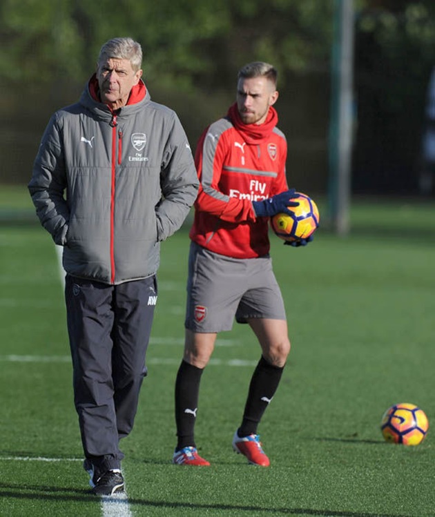 Liệu Wenger có vượt qua được kình địch Mourinho? Ảnh: Express.
