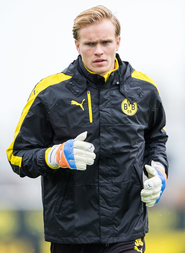 Thủ thành Hendrik Bonmann tích cực tập luyện. Ảnh: Zimbio.