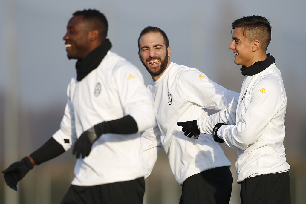 Gonzalo Higuain trội hơn một chút, anh có 4 trận ra sân và ghi được 2 bàn. Ảnh: Zimbio.