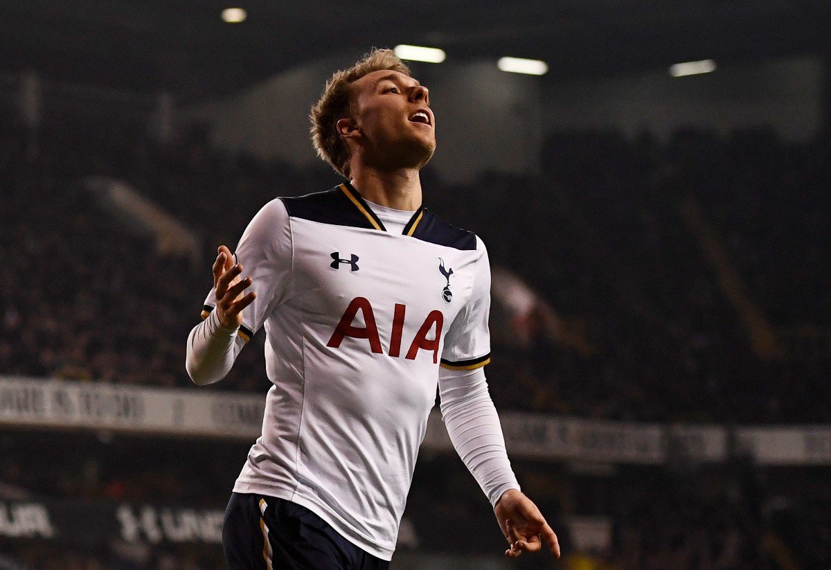 Eriksen cho rằng Tottenham hoàn toàn có khả năng cạnh tranh ngôi vô địch với Chelsea. Ảnh: Squawka.