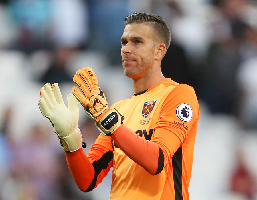 Adrian (West Ham). Ảnh: Express.