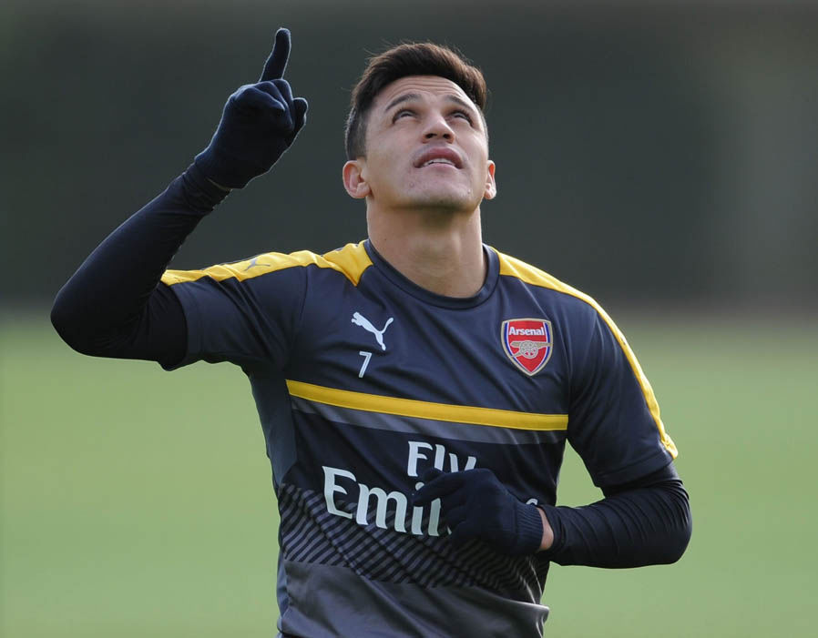 Sanchez liên tục ghi bàn trong lúc tập luyện. Ảnh: Express.