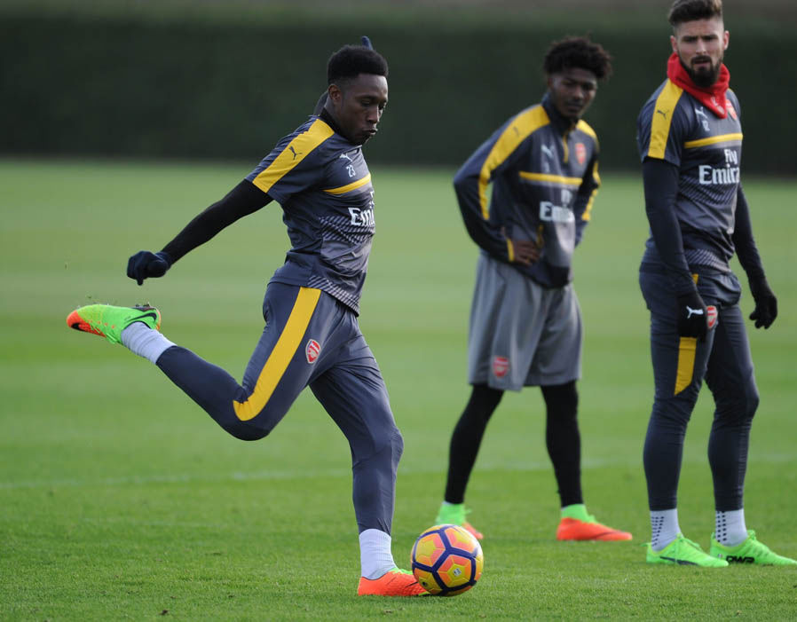 Trong khi Welbeck đã có thể thi đấu trở lại từ ngày bình phục chấn thương. Ảnh: Express.