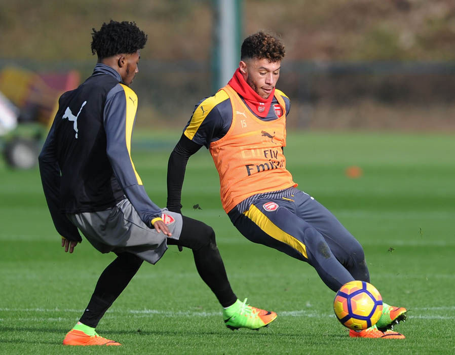 Các sao trẻ của Arsenal cũng tích cực tập luyện. Ảnh: Express.