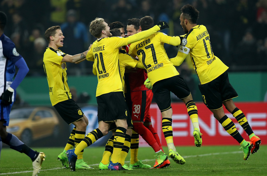 Chùm ảnh: Dortmund thắng kịch tính Hertha Berlin trên chấm 11m - Bóng Đá.