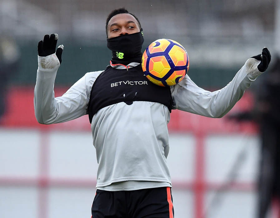 Daniel Sturridge vẫn đứng trước nguy cơ bật bãi khỏi Liverpool cuối mùa này. Ảnh: Express.
