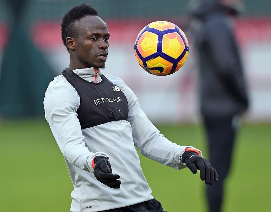 Sadio Mane đã trở lại, bổ sung lực lượng mạnh mẽ cho The Kop. Ảnh: Express.