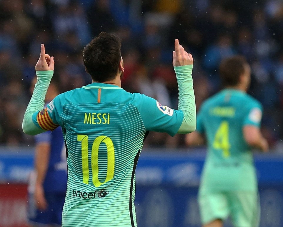 Sang hiệp hai, Messi cũng có bàn thắng cho riêng mình. Ảnh: Daily Mail.