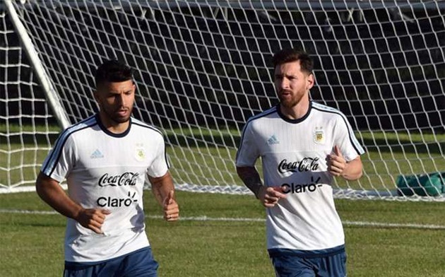 Aguero và Messi để râu trong thời gian gần đây.