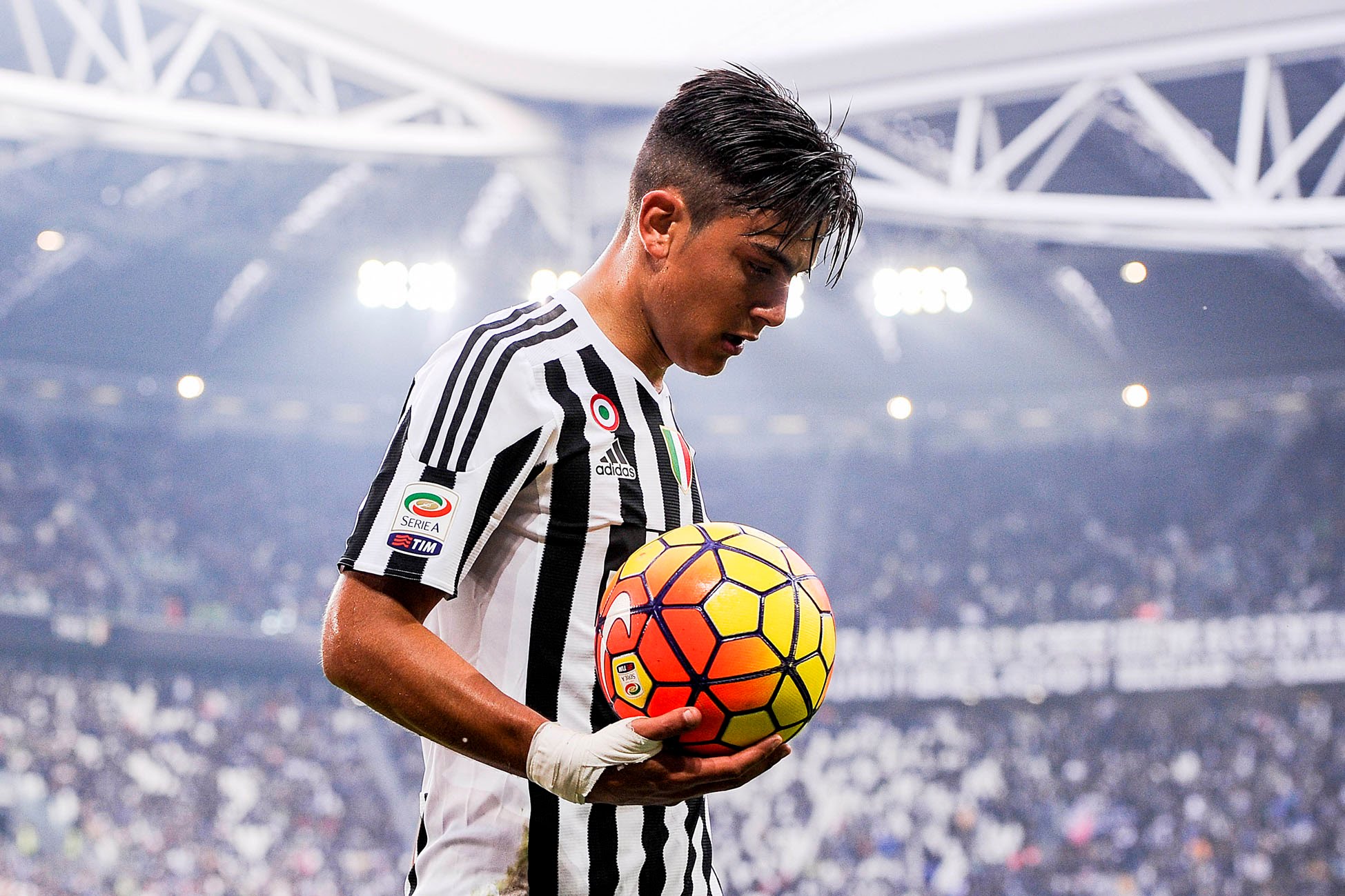 5 cái tên có khả năng gia nhập Dải ngân hà hè này: Bom tấn Verratti, Dybala - Bóng Đá