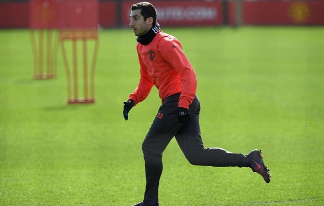 Henrikh Mkhitaryan là người ghi bàn duy nhất cho M.U trong trận lượt đi. Ảnh: Daily Mail.