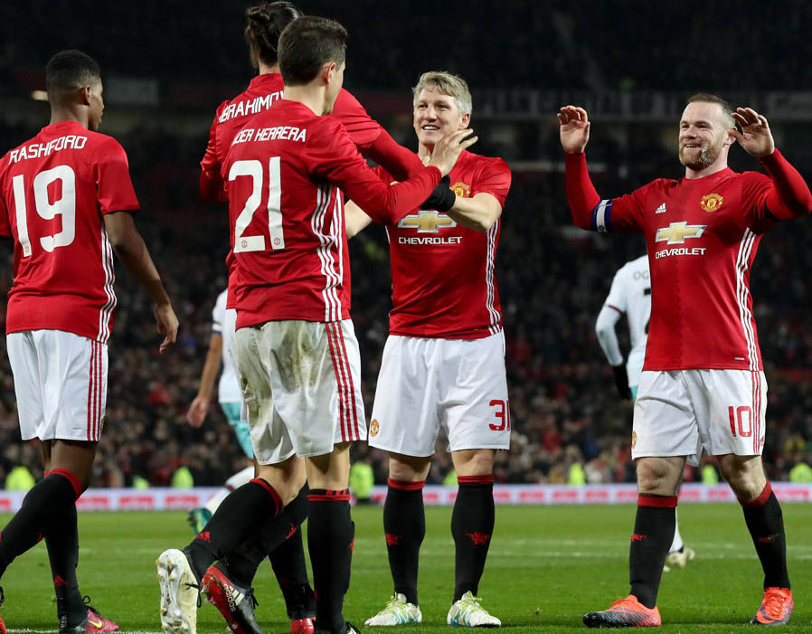 5. Manchester United - Thời lượng kiểm soát bóng trung bình 57,6%. Ảnh: Express.