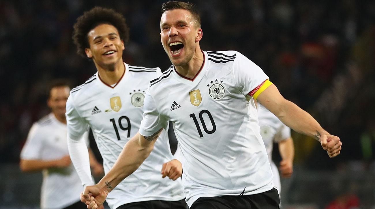 Podolski lập siêu phẩm trong ngày chia tay đội tuyển.