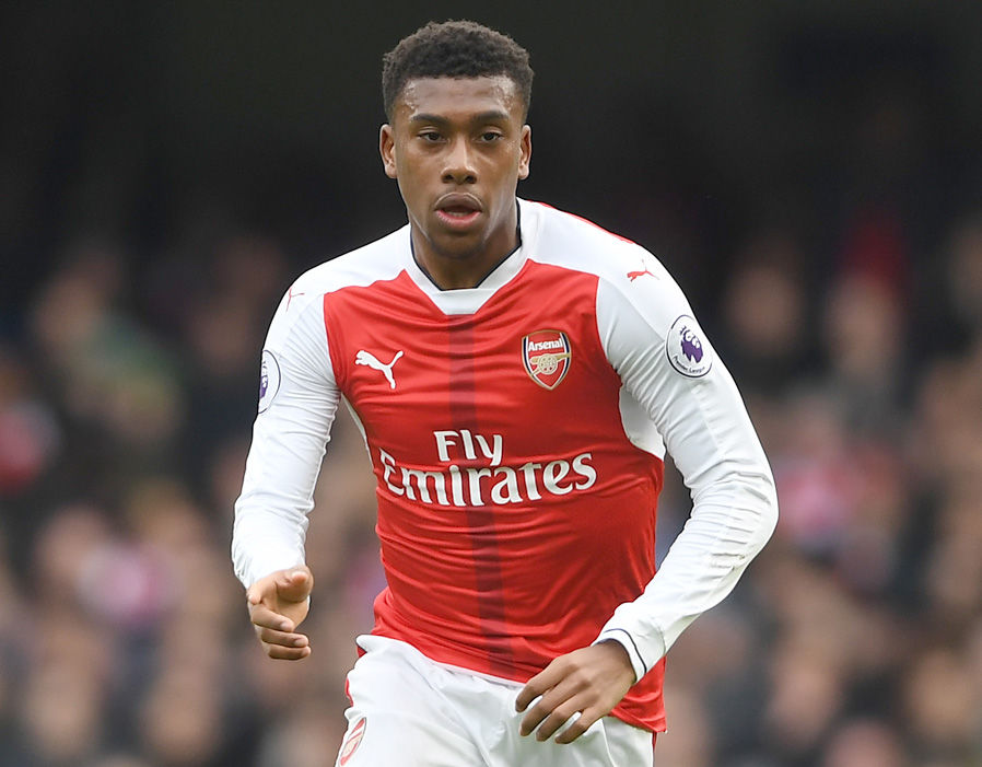 Cánh trái: Alex Iwobi - Arsenal - Giá trị chuyển nhượng: 8,5 triệu bảng. Ảnh: Express.