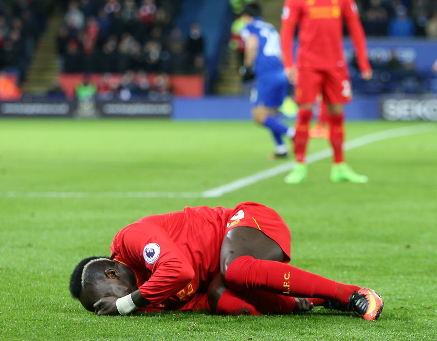 Liverpool - Tổng số ngày các cầu thủ vắng mặt: 8.044, tương đương 22 năm. Ảnh: Express.