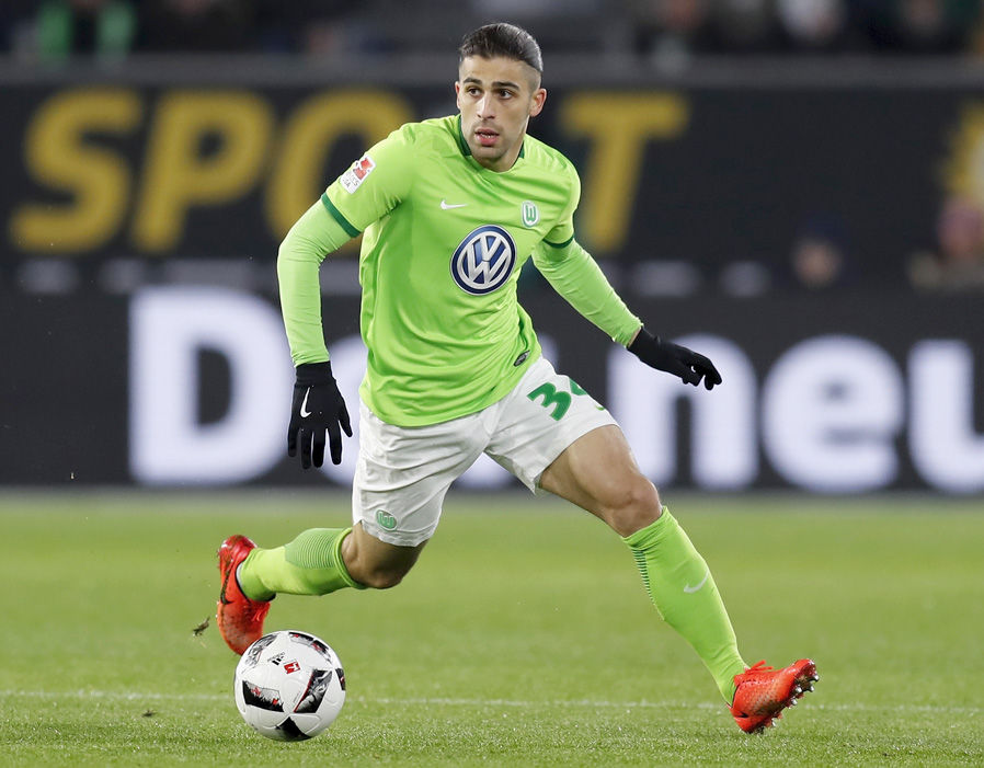Ricardo Rodriguez (Wolfsburg). Ảnh: Express.