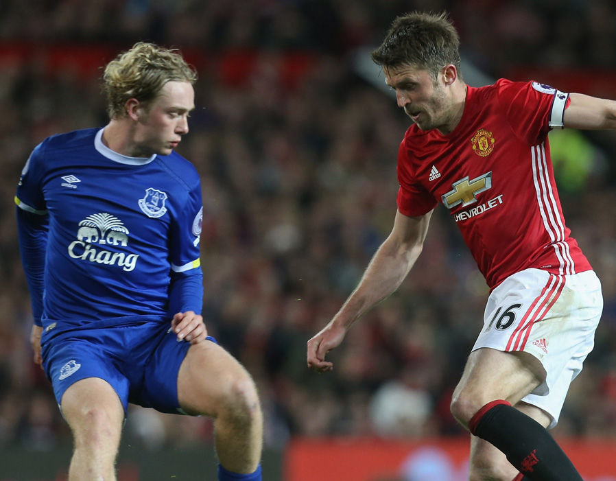 Michael Carrick - 6 - Không thể truyền cảm hứng cho toàn đội. Ảnh: Express.