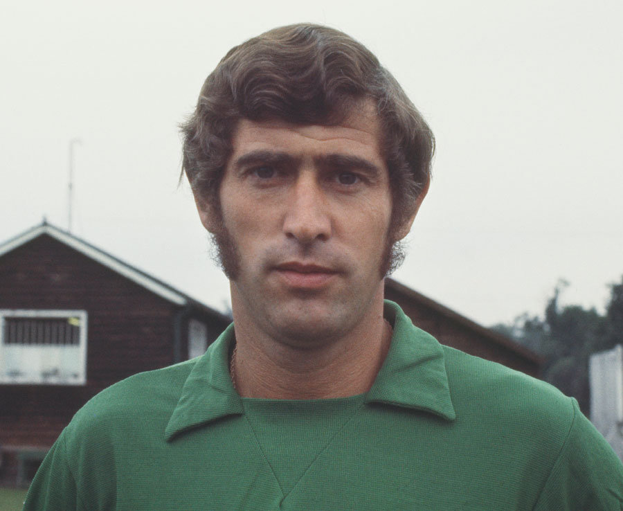 Peter Bonetti - 4.300 lượt đồng thuận, 7.100 lượt không đồng ý. Ảnh: Daily Star.