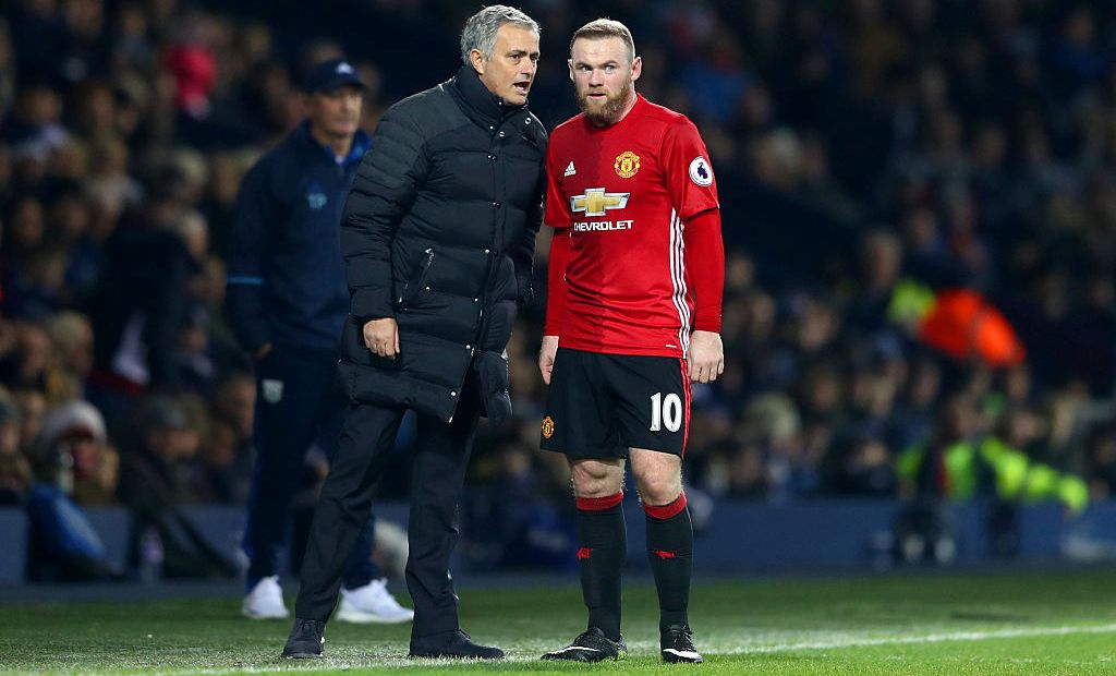 Mourinho sẽ chọn Rooney thay Pogba. Ảnh: Squawka.