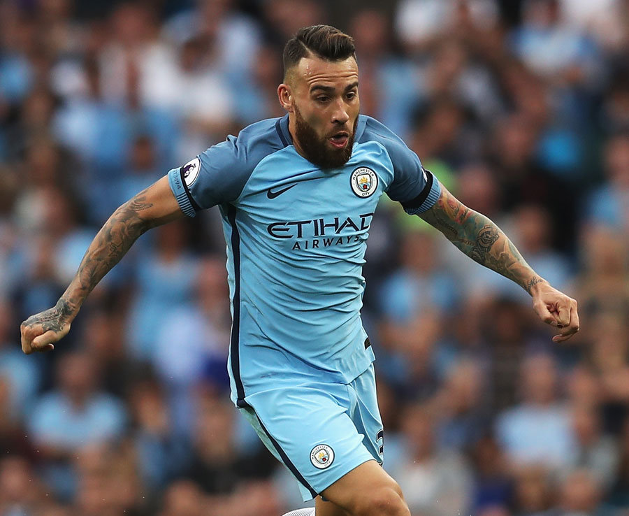 4. Nicolas Otamendi (Manchester City - Ngoại hạng Anh) - 84,5 điểm. Ảnh: Daily Star.