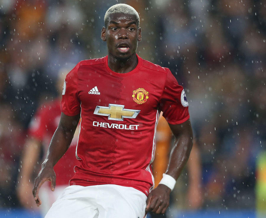3. Paul Pogba - Manchester United - 1.816 đường chuyền thành công. Ảnh: Daily Star.