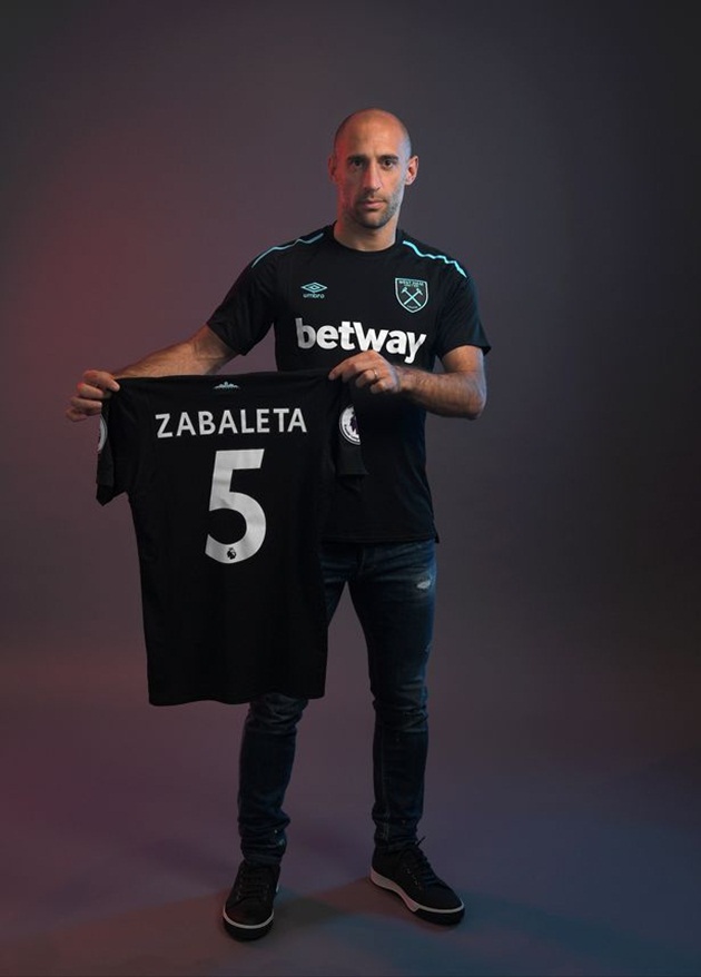 Zabaleta chính thức gia nhập West Ham.