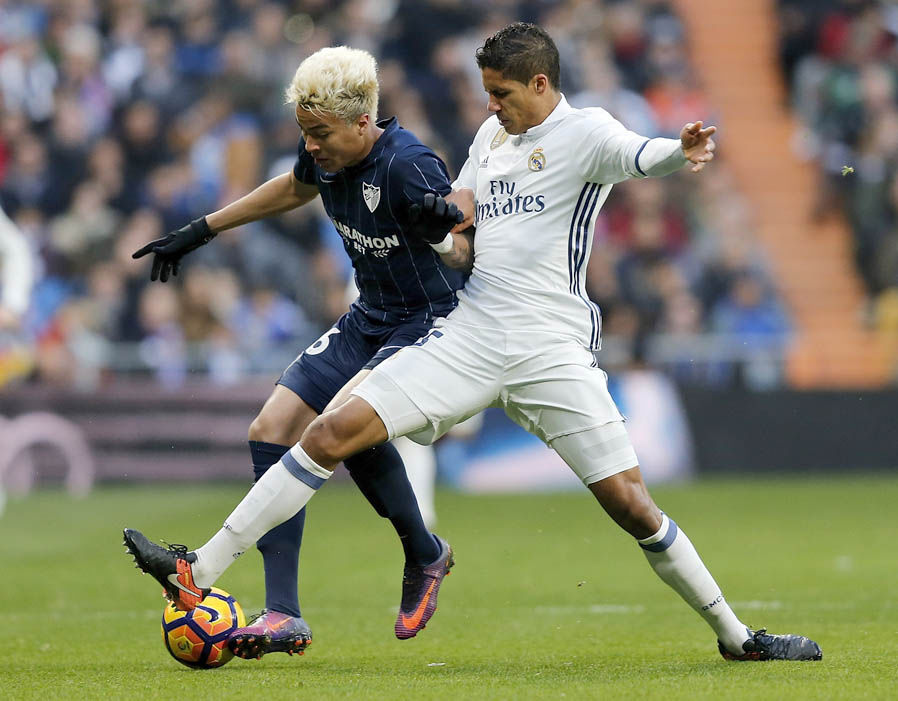 6. Raphael Varane - 48 triệu bảng (54,9 triệu euro). Ảnh: Express.