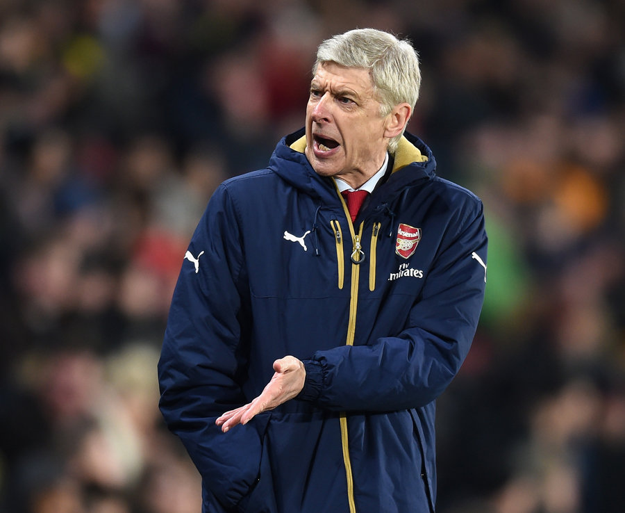 7. Arsene Wenger. Gắn bó với Arsenal hơn 20 năm, mọi buồn vui sướng khổ của ông đều xuất hiện tại đây. Ông là người đưa Arsenal đến chức vô địch Ngoại hạng Anh với thành tích không thua trận nào ở mùa giải 2003/04 nhưng kể từ đó đến nay, Arsenal chưa một lần trở lại ngôi vương tại đấu trường này. Ảnh: Daily Star.