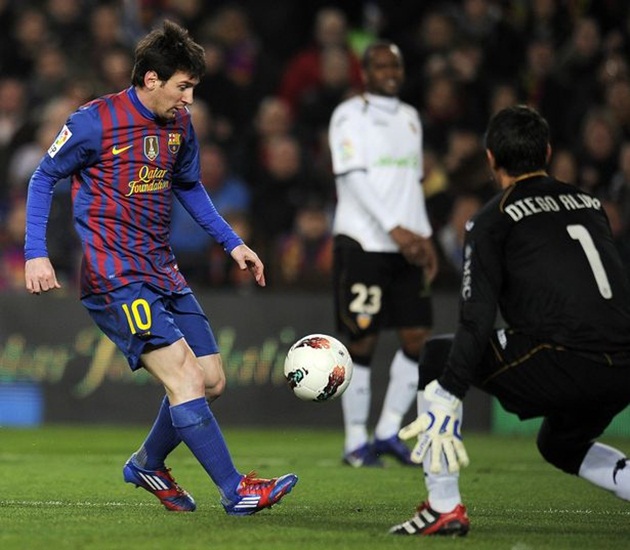 Cầu thủ đạt cột mốc 300 bàn nhanh nhất trong 5 giải vô địch hàng đầu châu Âu (334 trận). Ảnh: Mirror.