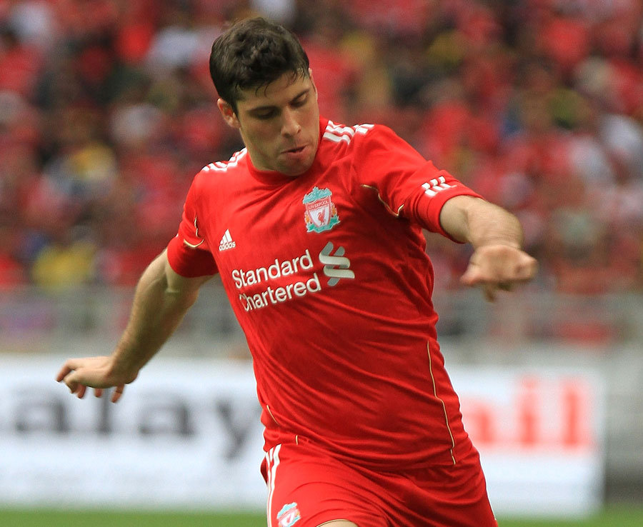 8. Emiliano Insua - Tỷ lệ giữ sạch lưới: 42 % - Sau 3 mùa rưỡi gắn bó với Liverpool, Insua không thể hiện được nhiều dù rất muốn được đá chính. Trong thời gia này, anh có tổng cộng 62 trận thi đấu cho The Kop và ghi được 1 bàn thắng. Anh đến Galatasaray theo dạng cho mượn năm 2010 và chuyển hẳn sang Sporting Lisbon 1 năm sau đó. Ảnh: Daily Star.