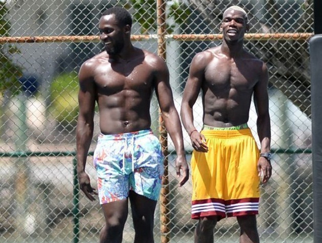 Hè năm ngoái, họ cũng sang Mỹ vui chơi, nghỉ ngơi.