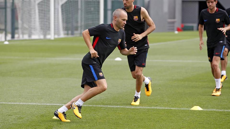 MSN góp mặt trên sân tập, Barca sẵn sàng cho chuyến du đấu - Bóng Đá