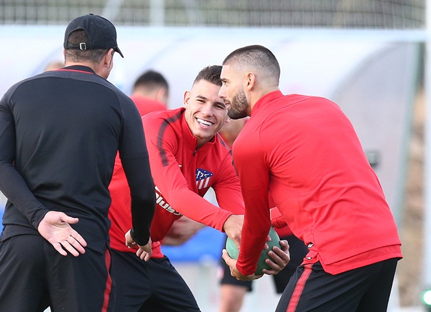 Buổi tập tràn ngập tiếng cười của Atletico tại Mỹ - Bóng Đá