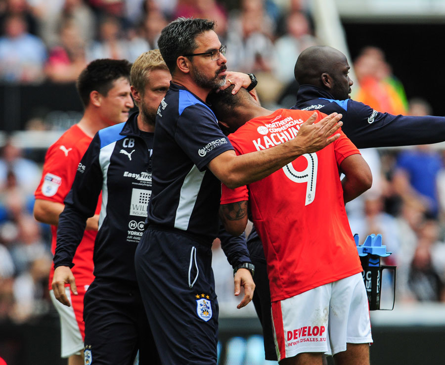 17. Huddersfield - Quãng đường di chuyển: 2.172 dặm. Ảnh: Daily Star.
