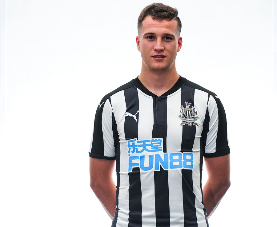 10. Newcastle - Hợp đồng trị giá 6 triệu bảng/năm với Fun88. Ảnh: Daily Star.