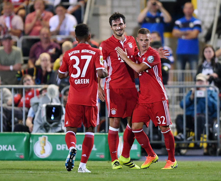 16. Bayern Munich (Đức) - 3,8 triệu người theo dõi. Ảnh: Daily Star.