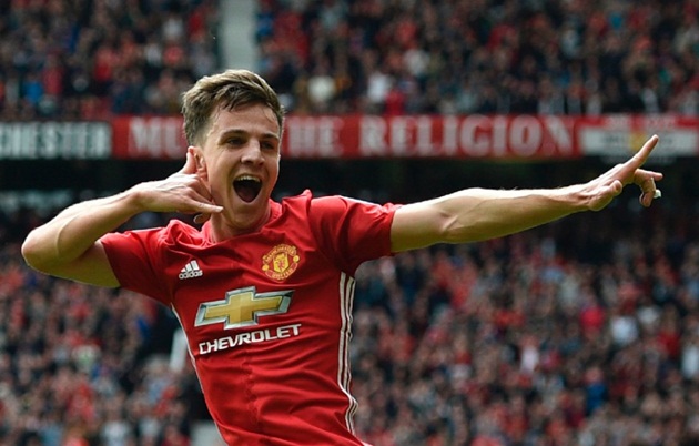 13 - Bàn thắng của sao trẻ Josh Harrop cho Manchester United hồi tháng 5 đã giúp Quỷ đỏ trở thành CLB thứ 13 có 100 cầu thủ khác nhau khi bàn, chỉ tính riêng đấu trường Ngoại hạng Anh.