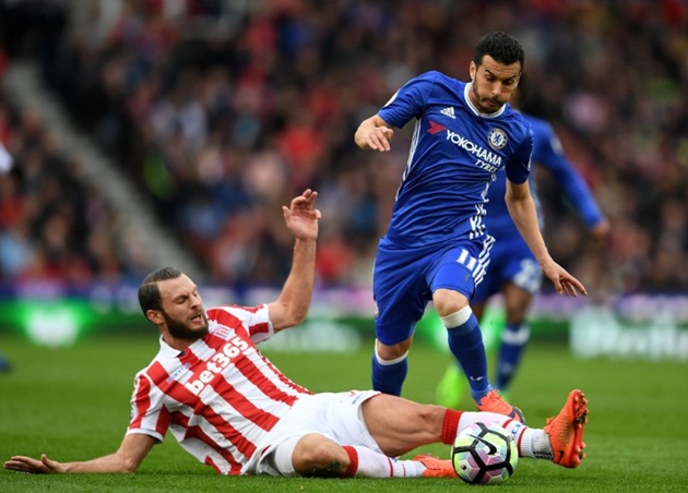 317 - Hôm nay là sinh nhật lần thứ 29 của Erik Pieters. Kể từ khi gia nhập Stoke City năm 2013, anh có 317 lần tắc bóng, cao nhất Ngoại hạng Anh.