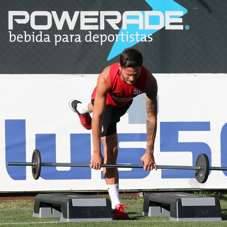 Saul Niguez đang gấp rút rèn thể lực, anh tập trung khá muộn so với các đồng đội. Ảnh: Ángel Gutiérrez.