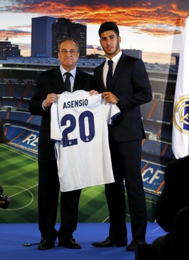 2016 - Ngày này năm ngoái, Marco Asensio chính thức được Real Madrid giới thiệu và anh đã ghi 10 bàn thắng ngay mùa giải đầu tiên khoác áo Los Blancos.