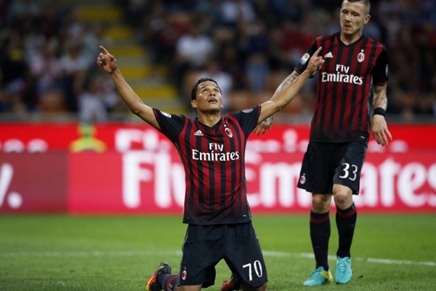 31 - Sau 70 trận thi đấu cho AC Milan tại Serie A, Carlos Bacca đã có 31 bàn thắng sau 65 lần sút trúng đích. Anh vừa gia nhập Villarreal theo dạng cho mượn từ AC Milan.