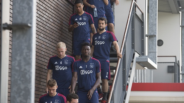 Các cầu thủ Ajax trong buổi tập hôm nay.