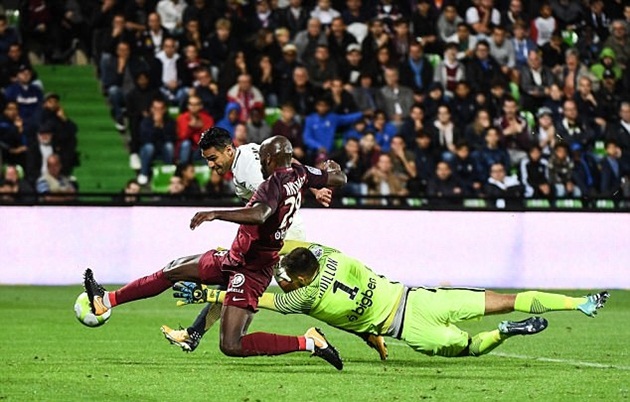 Nhưng mọi tính toán của ông trở thành vô nghĩa, Radamel Falcao tỏa sáng ở phút 78.